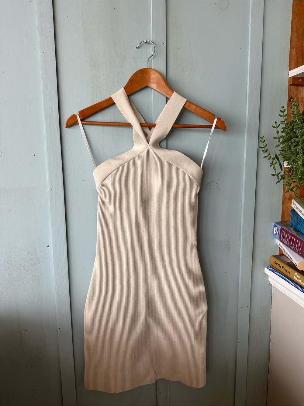 Aritzia Babaton Sculpt Knit Criss Cross Dress Cream Size Medium - Picture 6 of 12